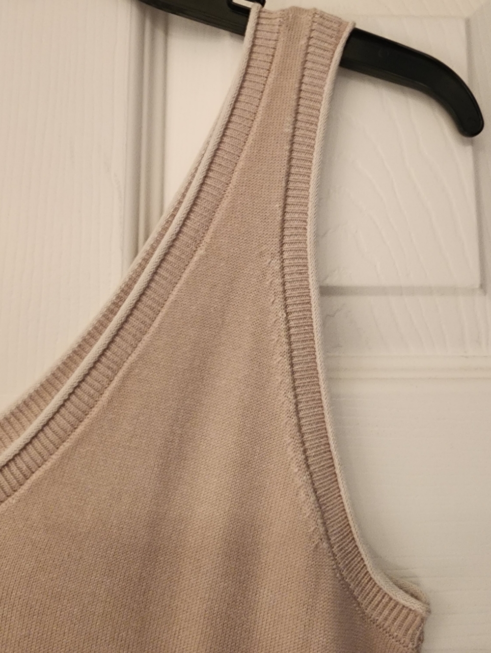 Bobi BLACK Vneck Tank Sweater In Taupe Size Small - Picture 7 of 11